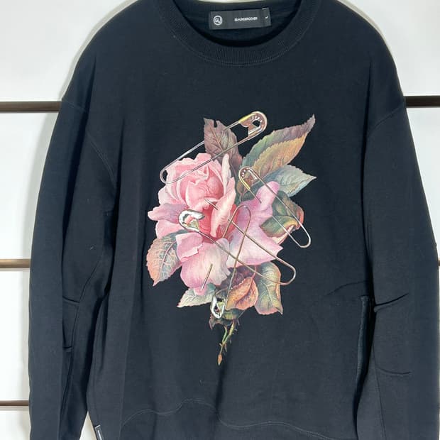 GU X 언더커버 장미 맨투맨