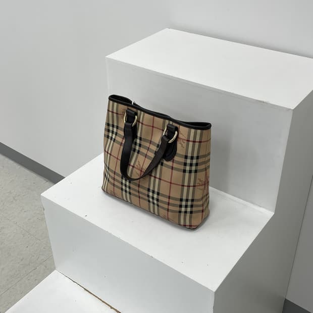 버버리 PVC 노바 체크 레더 핸들 토트백