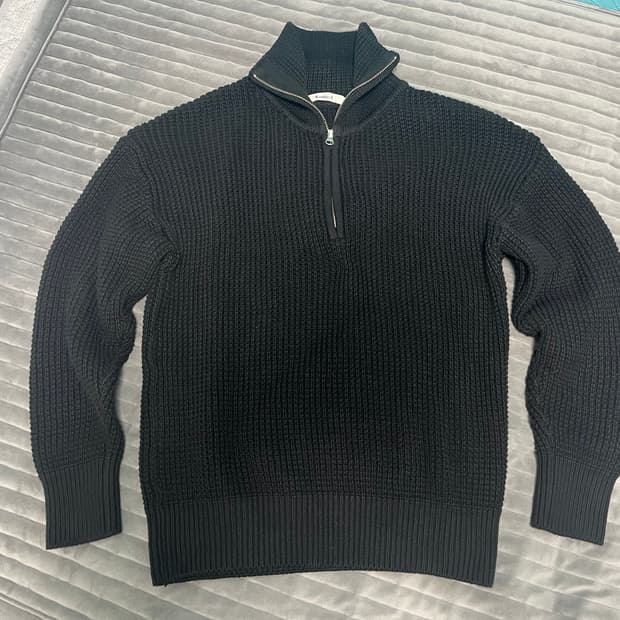 Knitted 블랙 하프집업 니트