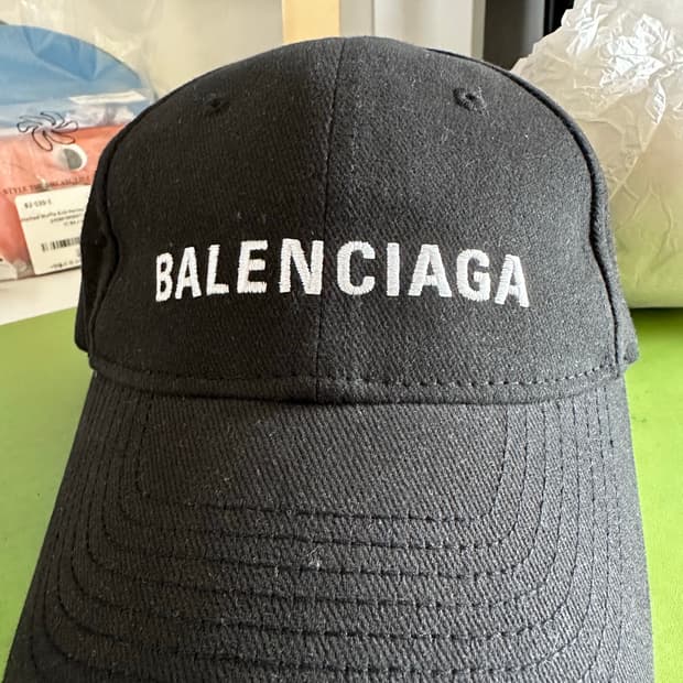 발렌시아가 모자