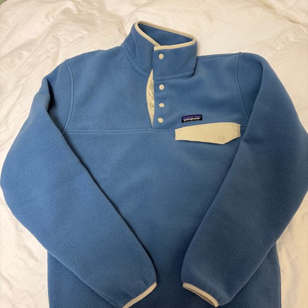 파타고니아 신칠라 스틸블루 xs  새상품 판매합니다