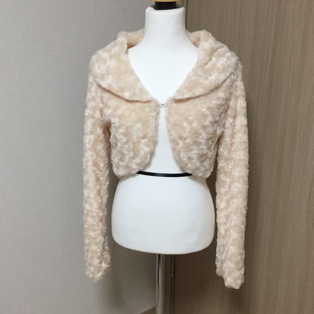 Wink사 퍼 빈티지 로즈 크롭 볼레로 