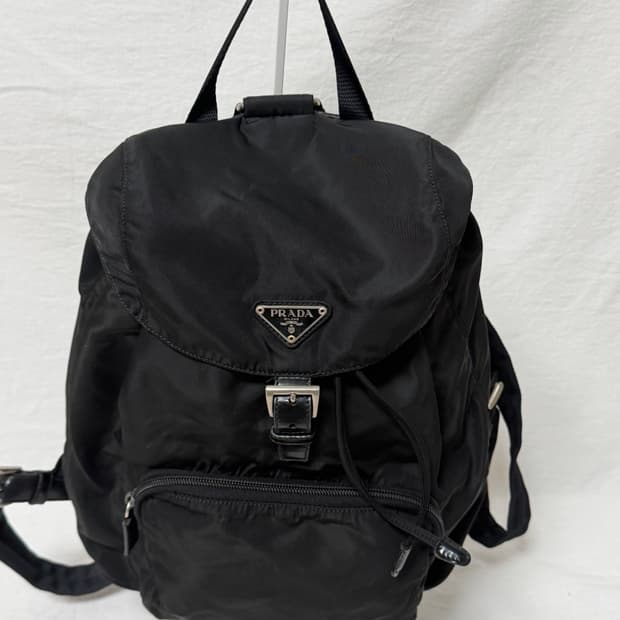 정품 프라다 포코노 나일론 미디움 원포켓 백팩 블랙