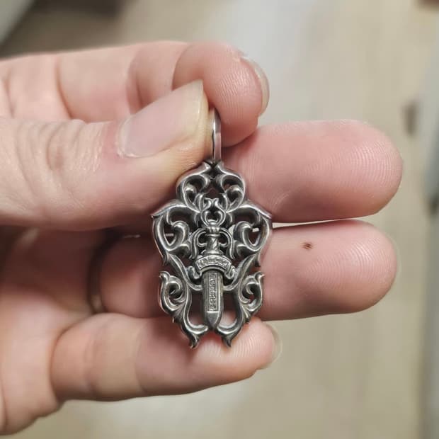 크롬하츠 바인대거 팬던트