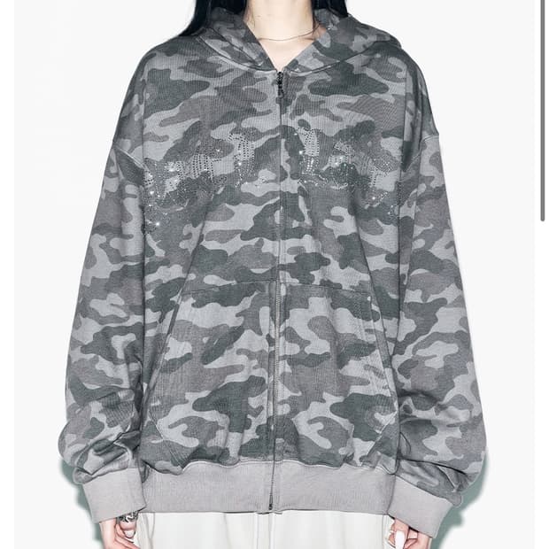 YEEL STUDDED ZIP-UP HOODIE CAMO