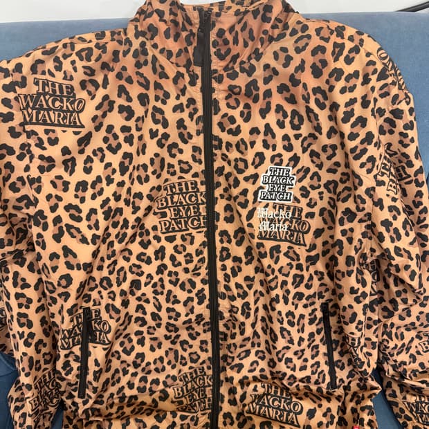 외코마리아 블랙이이패치 레오파드 셋업