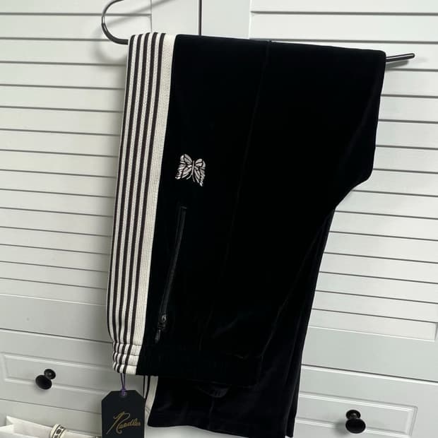 니들스 LHP 벨루어 트랙팬츠 s사이즈 새상품