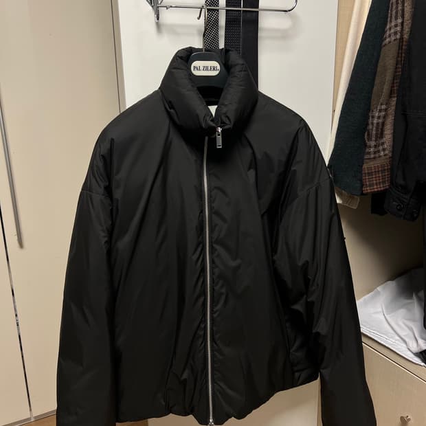 스튜디오 니콜슨 다운자켓