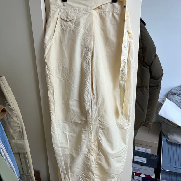 로우클래식 스냅 벨티드 팬츠 크림