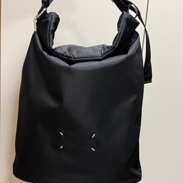 메종마르지엘라 하이테크 롤업 백팩 블랙