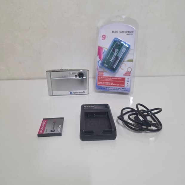 소니 디지털 카메라 사이버샷 DSC-T5 실버 디카