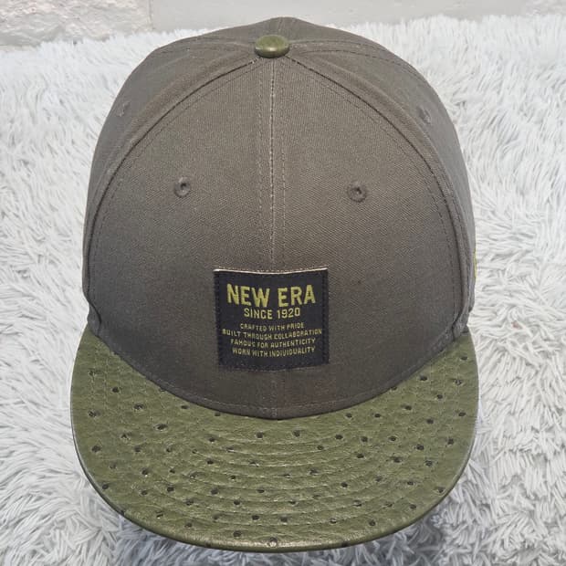 L5-5:뉴에라 9FIFTY 올리브 패치 스냅백 (약 56-59cm)
