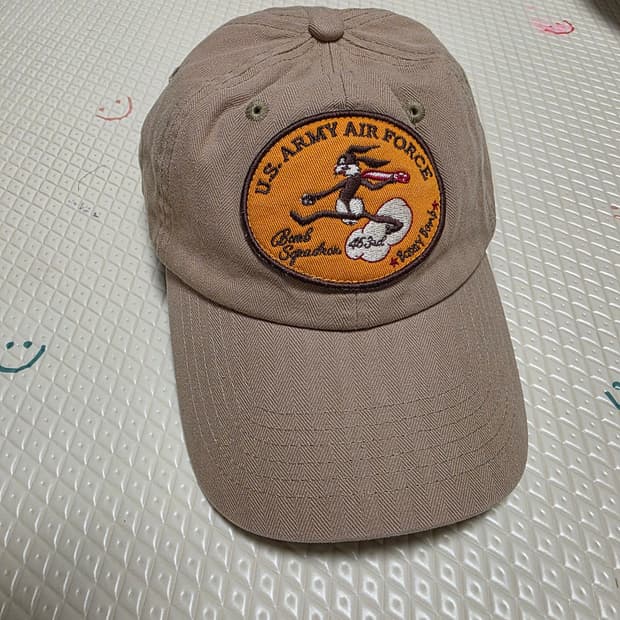 아웃스탠딩 밀 시리즈 463 버니밤 볼캡 팔아요