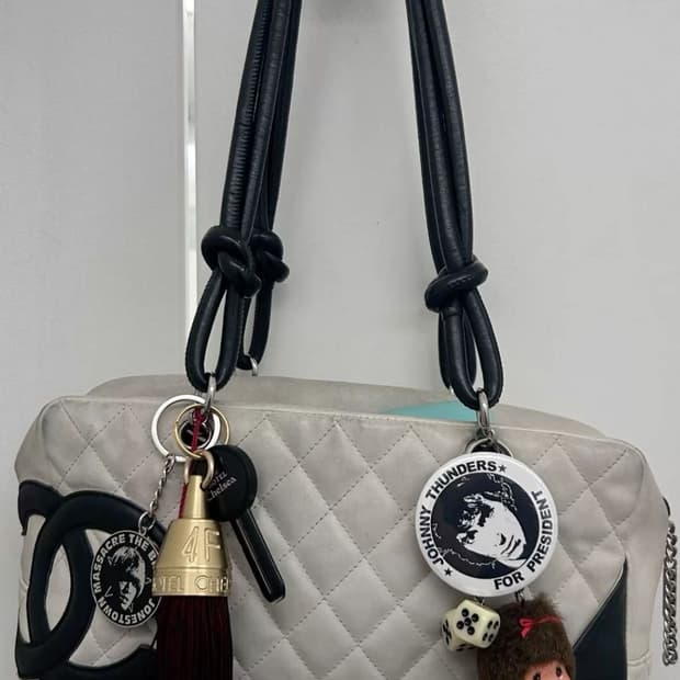 샤넬 깜봉 백 브라운 릴리로즈뎁 착용 정품