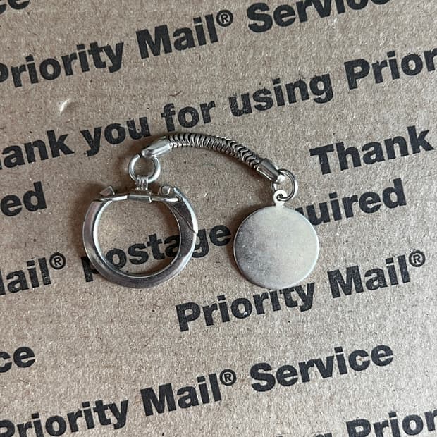 90s vtg Blank Round Tag Keyring