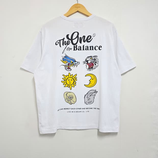 L 에이카화이트 백프린팅 반팔티셔츠 화이트