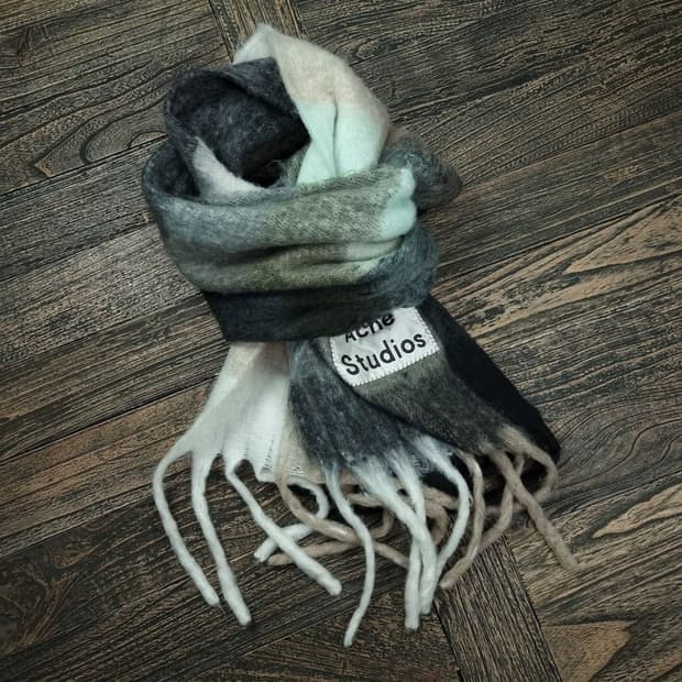 [아크네스튜디오] 오버사이츠 체크 머플러 M16371