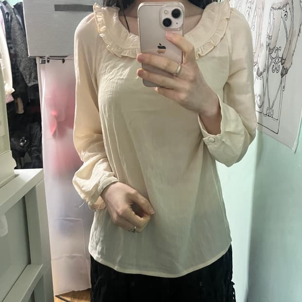 레이 빔즈 프릴 블라우스 티셔츠