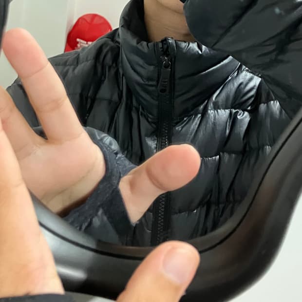 나이키 핑거홀 경량패딩