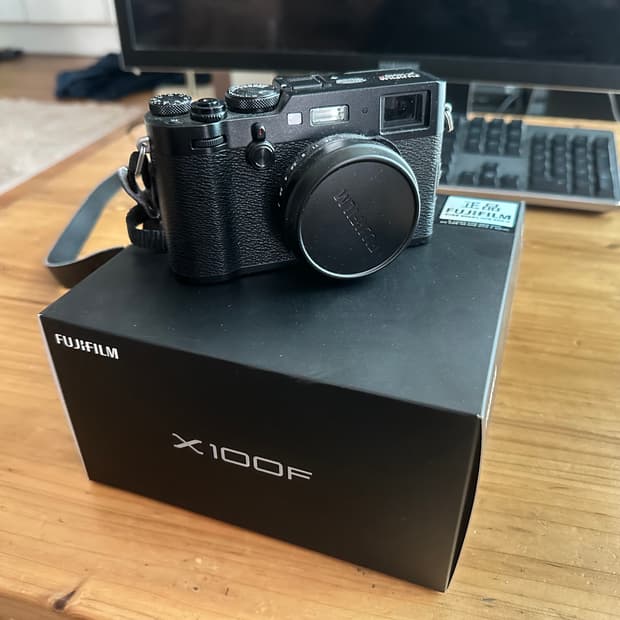 후지 X100F 4900샷 풀박스 판매