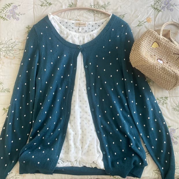 모리걸 빈티지 도트 가디건 💚🤍