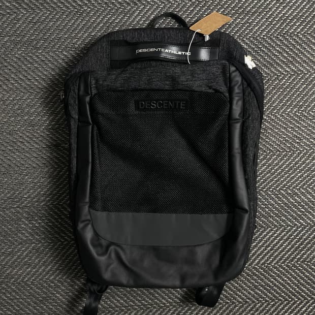 데상트 에슬레틱 베이직 백팩o 4972