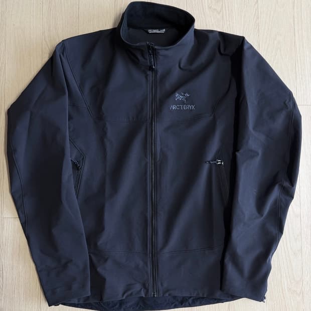 아크테릭스 감마  LT 자켓 L 사이즈  상태 9.5/10  사진찍고 절
