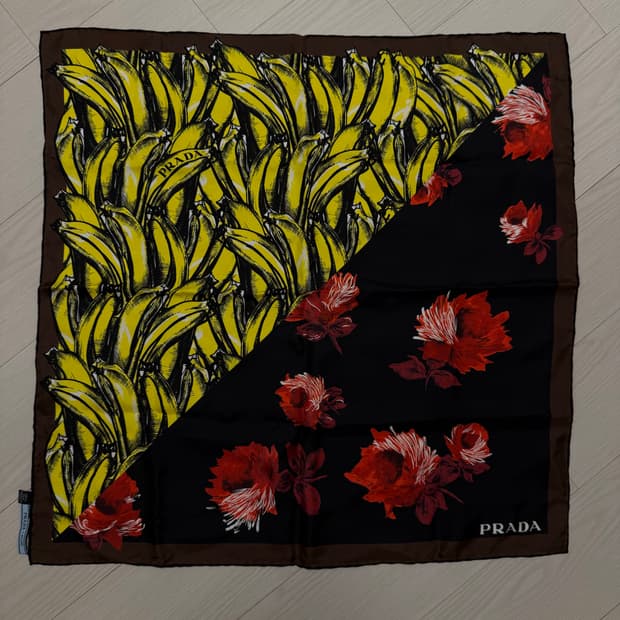 프라다 스카프