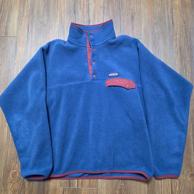 파타고니아 신칠라 네이비 레드 M