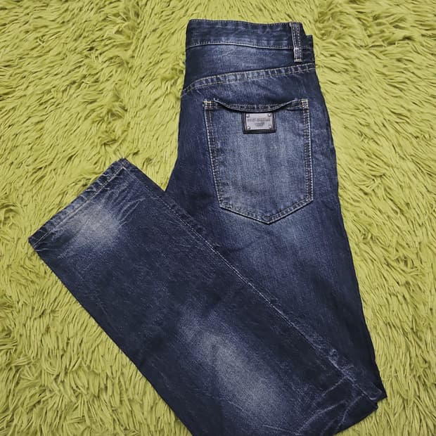 돌체앤가바나 메탈 플레이트 다크워싱 데님