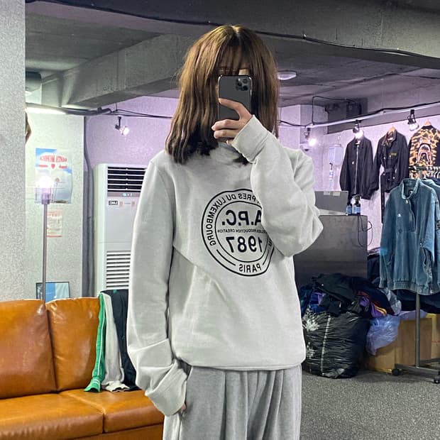 A.P.C 빅로고 캐주얼 맨투맨 B2513
