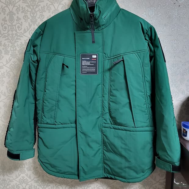 오니츠카타이거 패딩