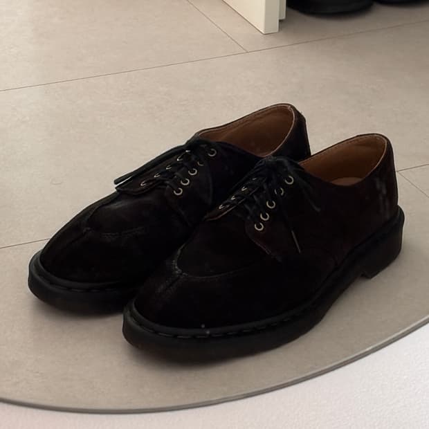 닥터마틴 2046 더비 - 에이징된 다크브라운 스웨이드 (270)