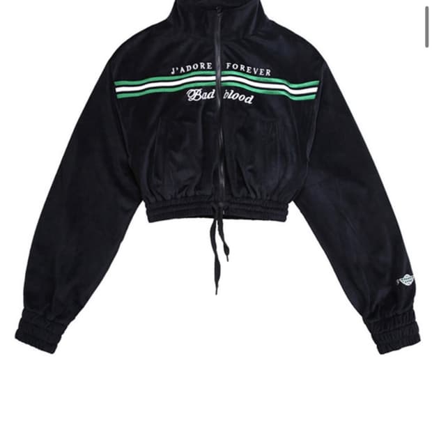 배드블러드 클래식 로고 벨벳 크롭 윈드브레이커