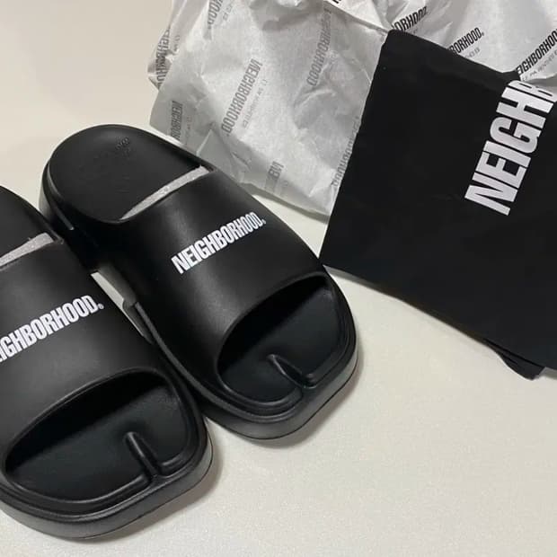 네이버후드 PAES 슬리퍼 