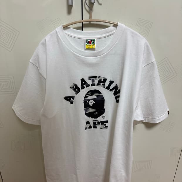 베이프 반팔티셔츠