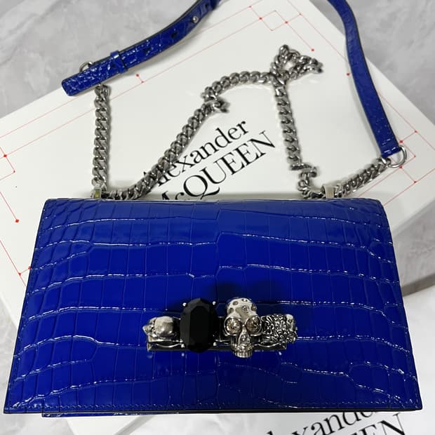 알렉산더 맥퀸 쥬얼사첼백 코발트블루