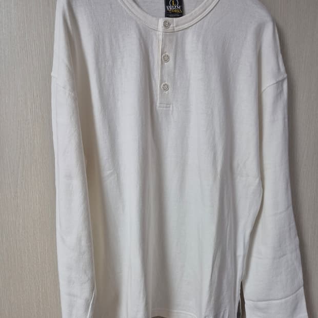 프리즘웍스 헨리넥 긴팔티 L 아이보리 티셔츠