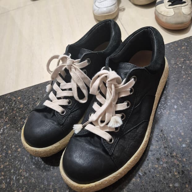 골멧 이모셔널 스니커즈 42