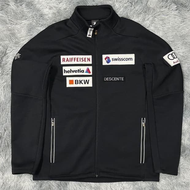 데상트 아우디 레플리카 스키팀 트랙탑 L