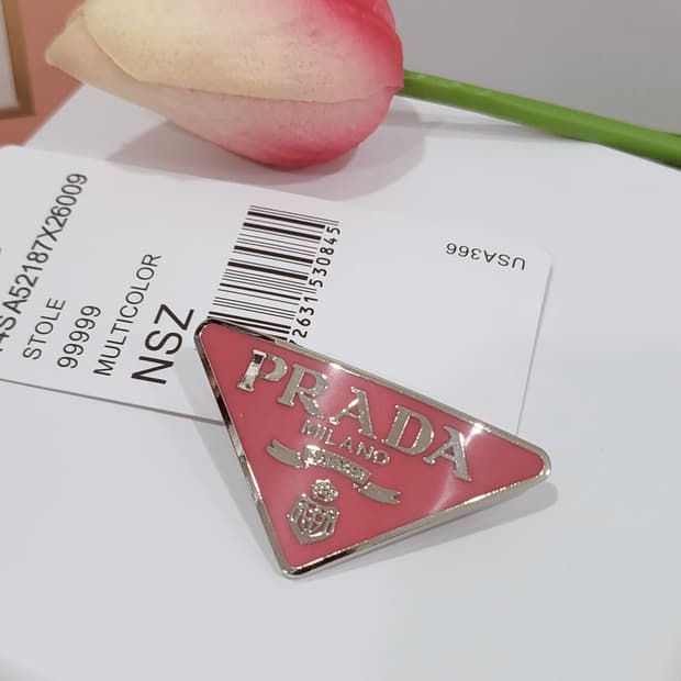 프라다 미니 핑크 헤어핀 업사이클링