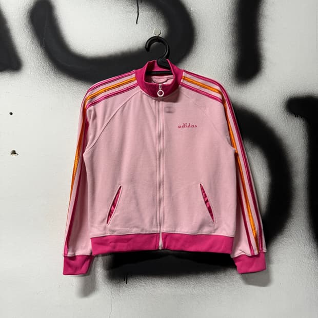 아디다스 자수 디테일 코튼 삼선 크롭 트랙탑 핑크