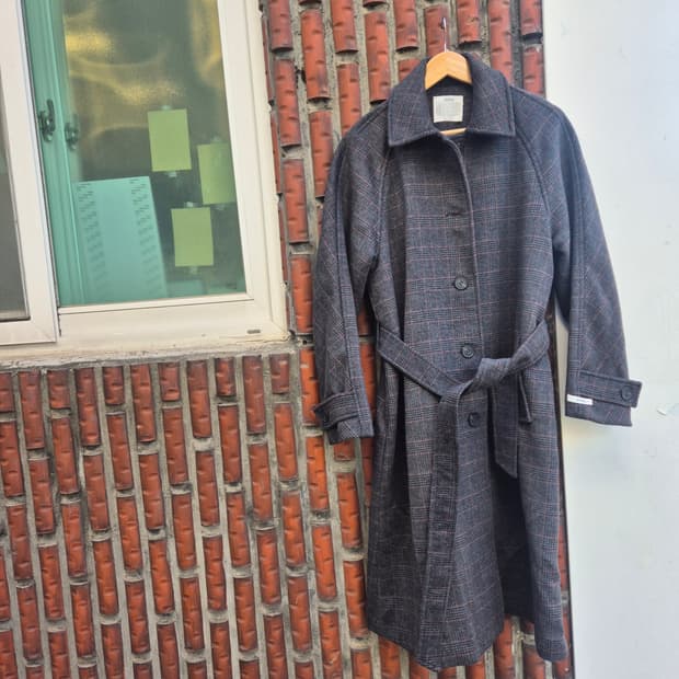 런던버스 울 체크 롱 코트입니다