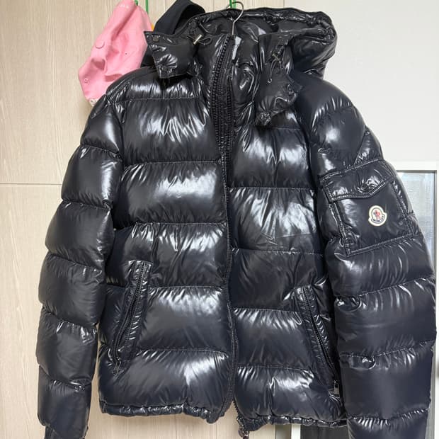 몽클레어23fw 마야 5사이즈 판매합니다.