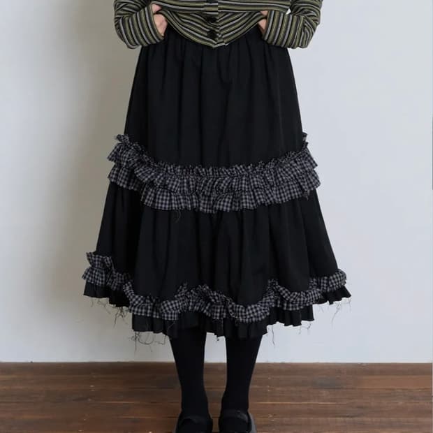 잇자바이브 스커트 RUFFLE POINT SKIRT - BLACK