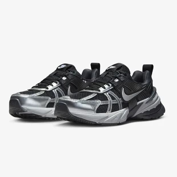 NIKE 나이키 V2K 런 블랙 메탈릭 실버 240
