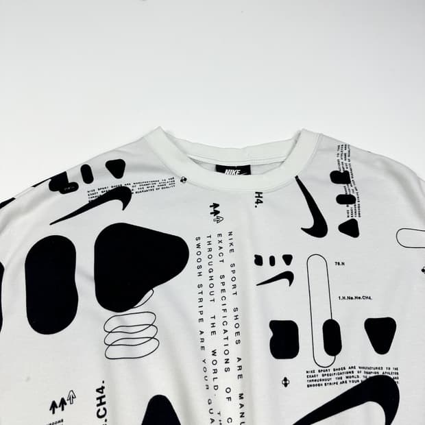 나이키 스우시 화이트 크롭 맨투맨 (M 여성추천)