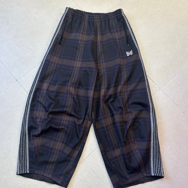 니들스 HD 브라운 체크 트랙팬츠
