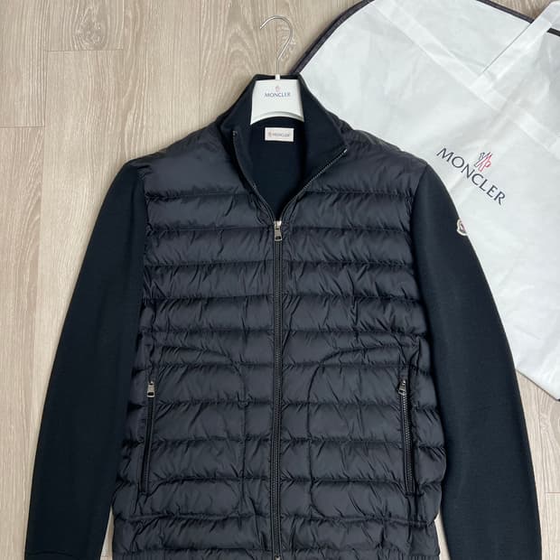 [블랙L/새상품급] 22F/W몽클레어 김현우 니트패딩 트리콧 풀구성