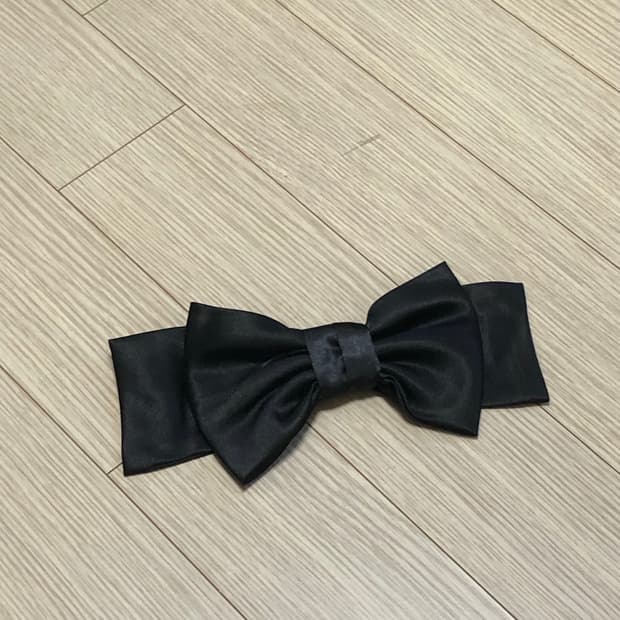 검정 새틴 리본 브로치 집게핀 시몬로샤 슈슈통 꼼데 프레클